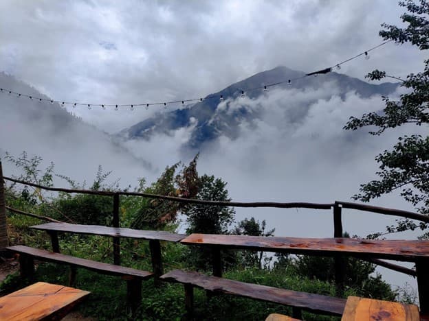 Parvati's Lap - Luxury Hostel & Villa, Lapas Village (Kasol), Parvati Valley, Himachal Pradesh — ADHIKARA Cafe photo 7