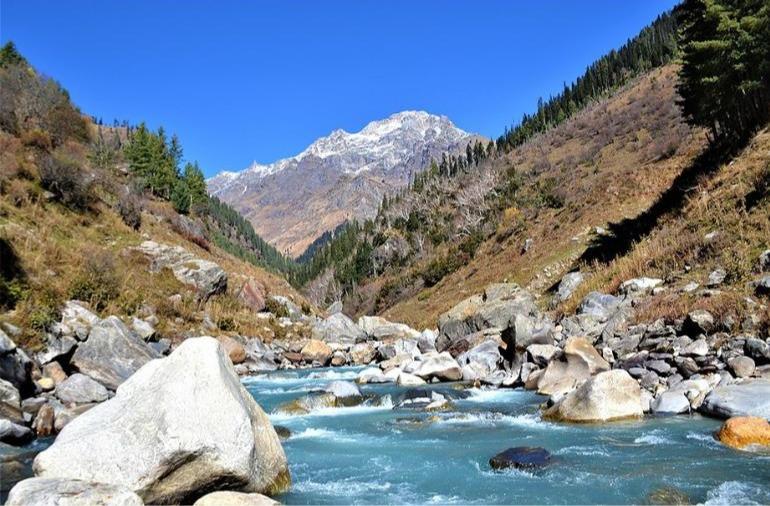 Parvati's Lap - Luxury Hostel & Villa, Lapas Village (Kasol), Parvati Valley, Himachal Pradesh — Chalal Trek
