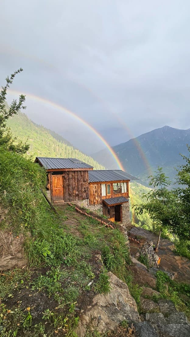Parvati's Lap - Luxury Hostel & Villa, Lapas Village (Kasol), Parvati Valley, Himachal Pradesh — Himalayan view photo 7